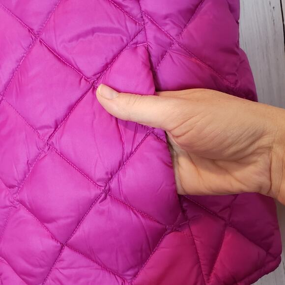 EUC Women's Attention brand, Sz L fuchsia Quilted Down Filled snap-up Vest. - Picture 3 of 7